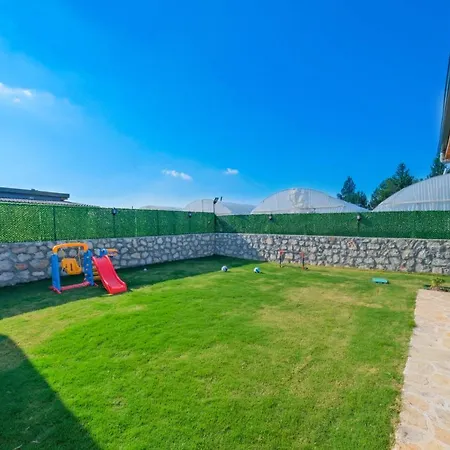 Vareste & Tas Mahal 페티예